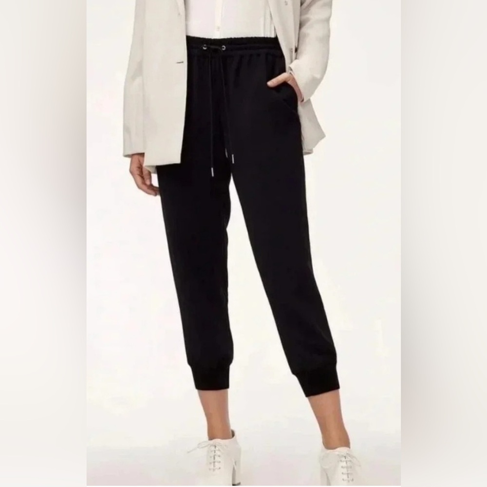 Wilfred Jogger Pant XS Black Drawstring Elastic Waist Tapered Crepe Japan Fabric